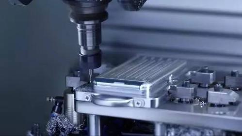 Bảo trì định kỳ máy công cụ CNC