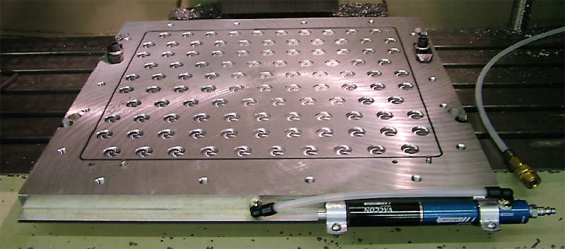 Vacuum table with small chambers